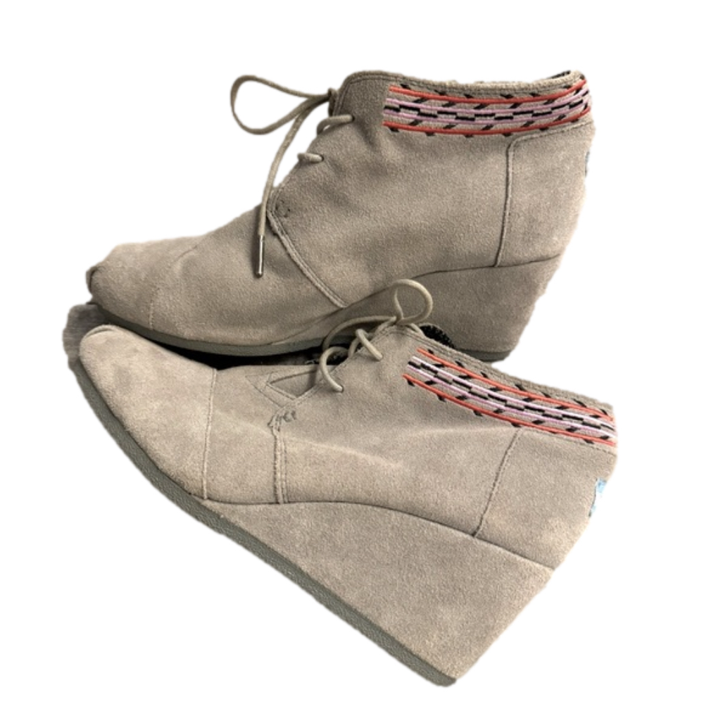 TOMS Desert Wedge Gray leather lace up wedge embroidered trim bootie 11M